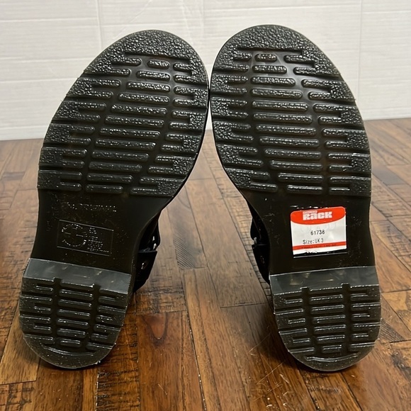 NWT Dr. Martens Wincox Leather Chelsea Boot Polished Black US 5 Ladies NWT - Picture 15 of 16